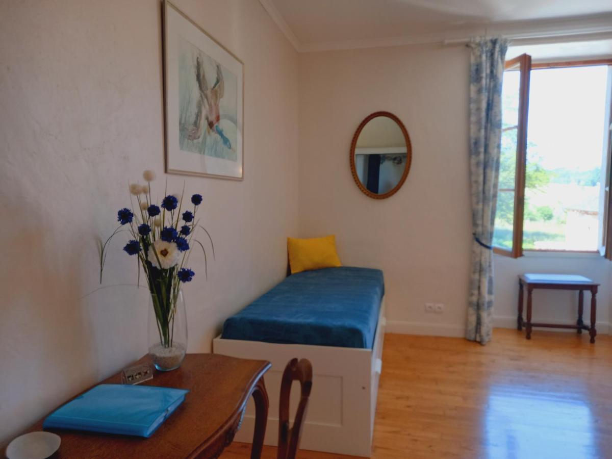 Au Pays De Jacquou : Chambre D'Hotes Et Table D'Hotes Fossemagne Экстерьер фото
