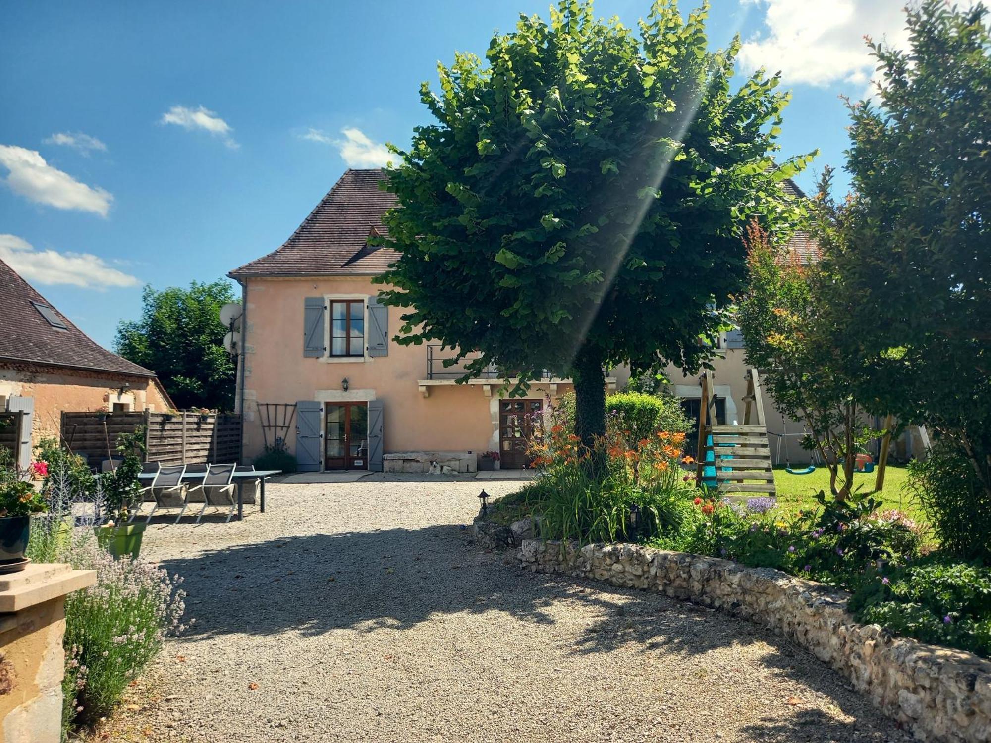 Au Pays De Jacquou : Chambre D'Hotes Et Table D'Hotes Fossemagne Экстерьер фото