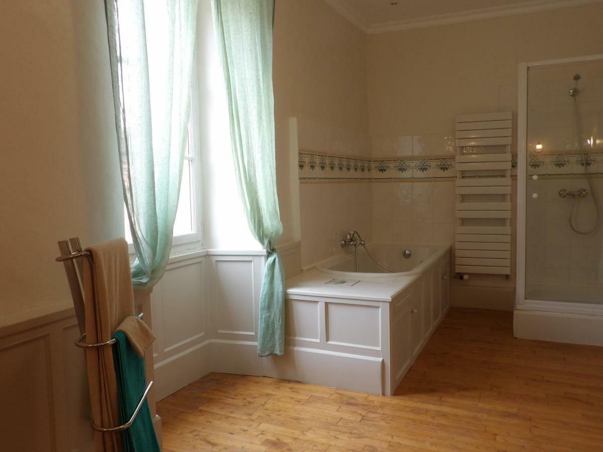 Au Pays De Jacquou : Chambre D'Hotes Et Table D'Hotes Fossemagne Экстерьер фото